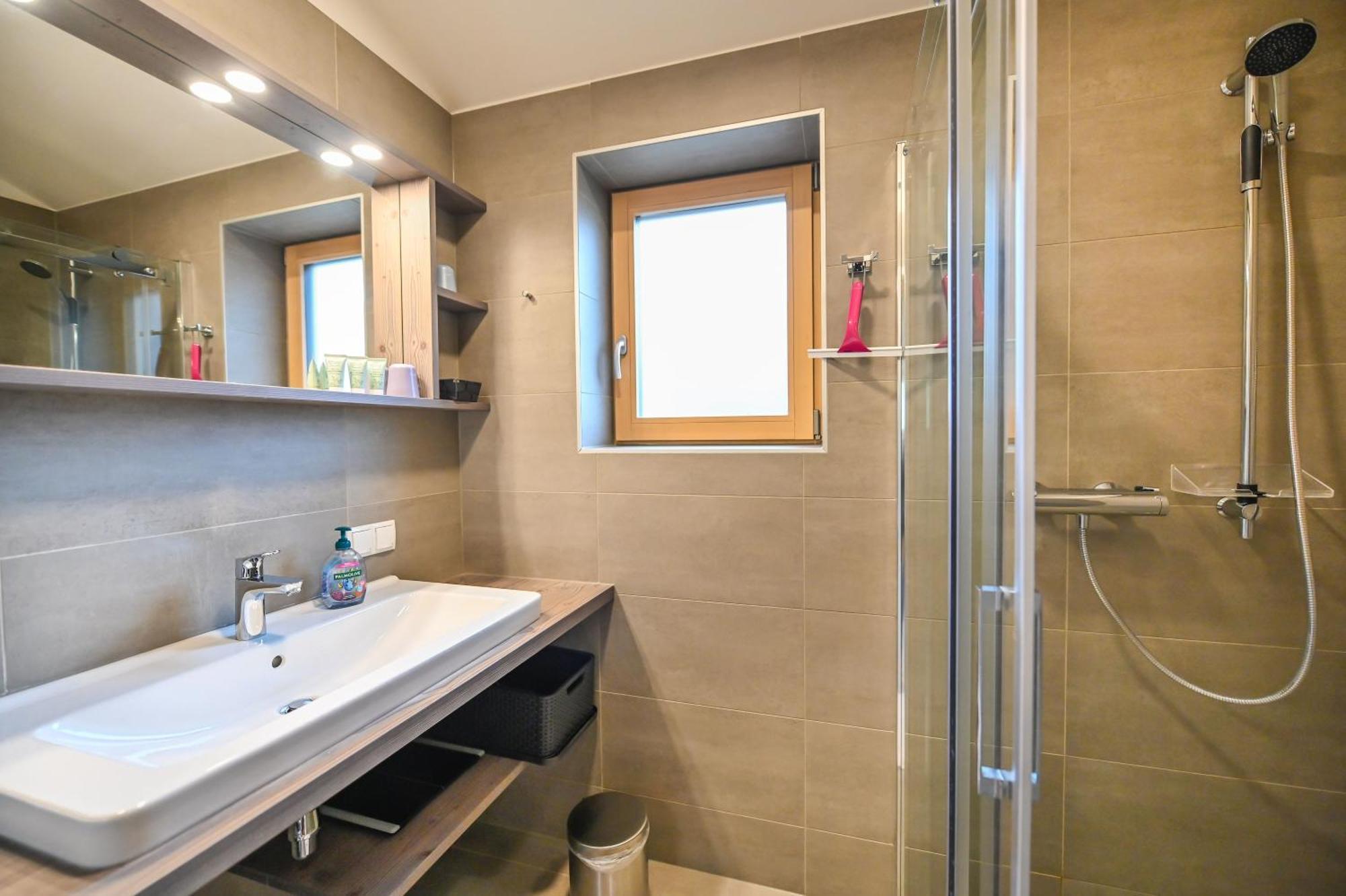 Apartmenthaus Pastner Am Teich Uebelbach Luaran gambar
